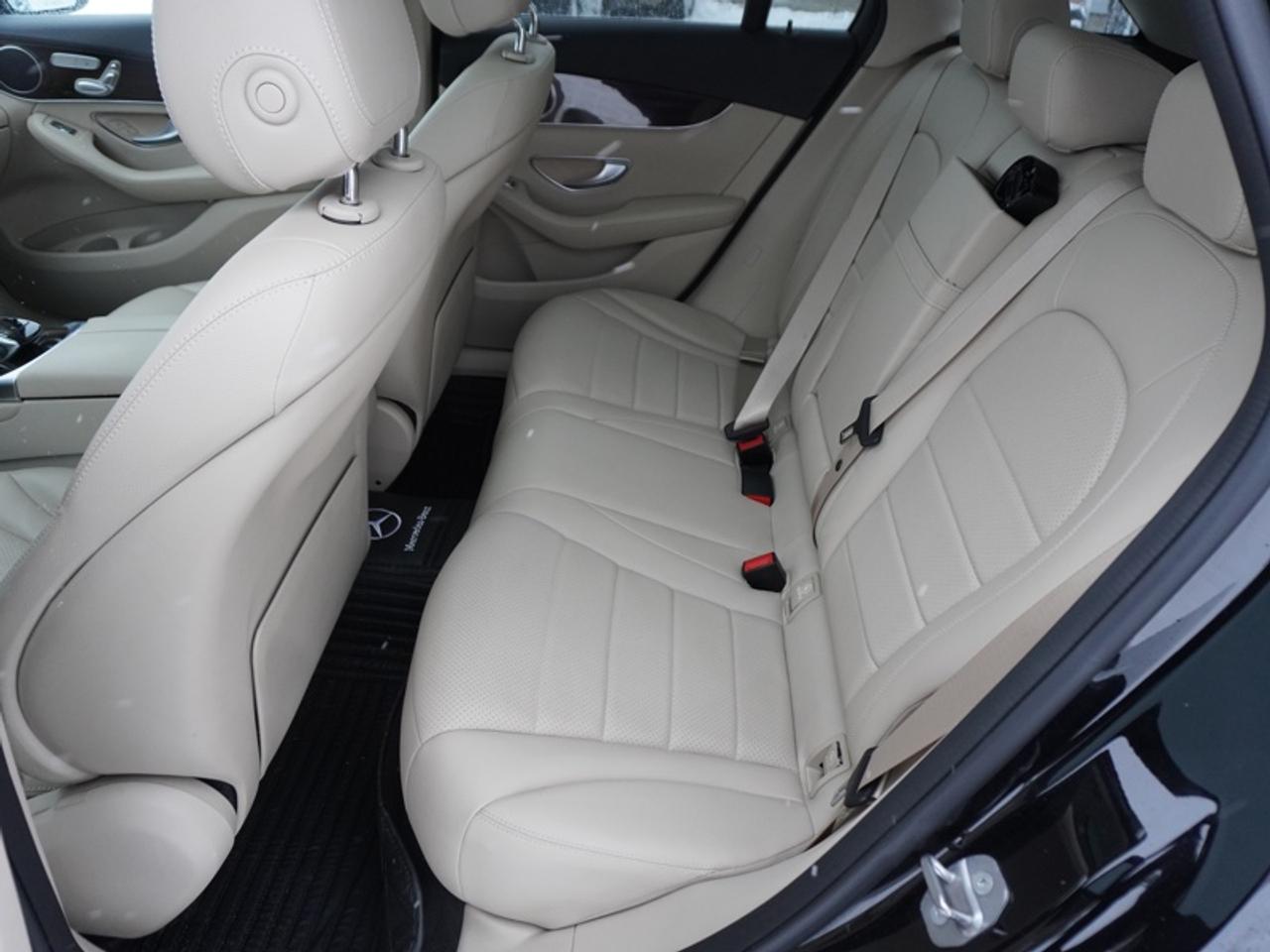 2019 Mercedes-Benz GLC 300 4MATIC SUV      - Heated Seats Photo