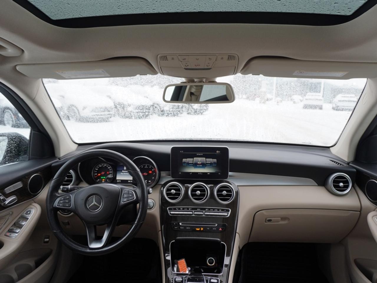 2019 Mercedes-Benz GLC 300 4MATIC SUV      - Heated Seats Photo