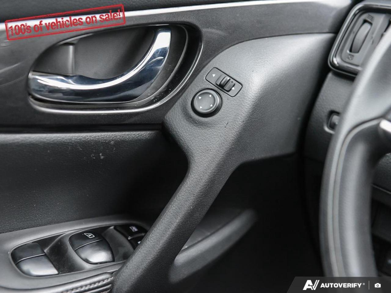 2018 Nissan Rogue SV Photo