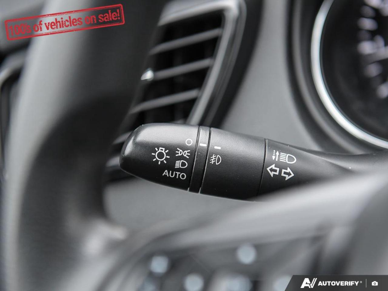 2018 Nissan Rogue SV Photo