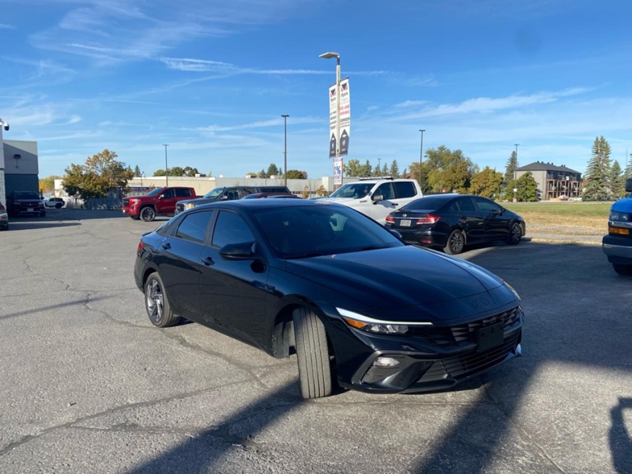 2024 Hyundai Elantra Preferred IVT Photo