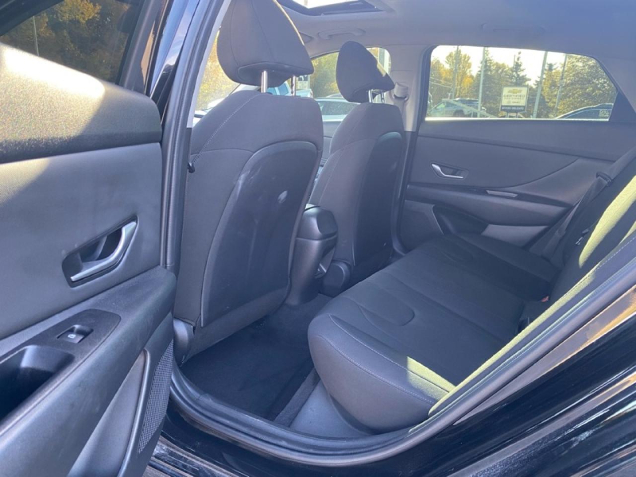 2024 Hyundai Elantra Preferred IVT Photo