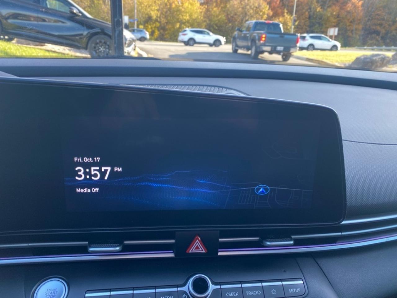 2024 Hyundai Elantra Preferred IVT Photo