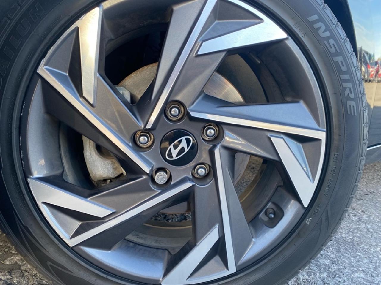 2024 Hyundai Elantra Preferred IVT  -  Heated Seats Photo