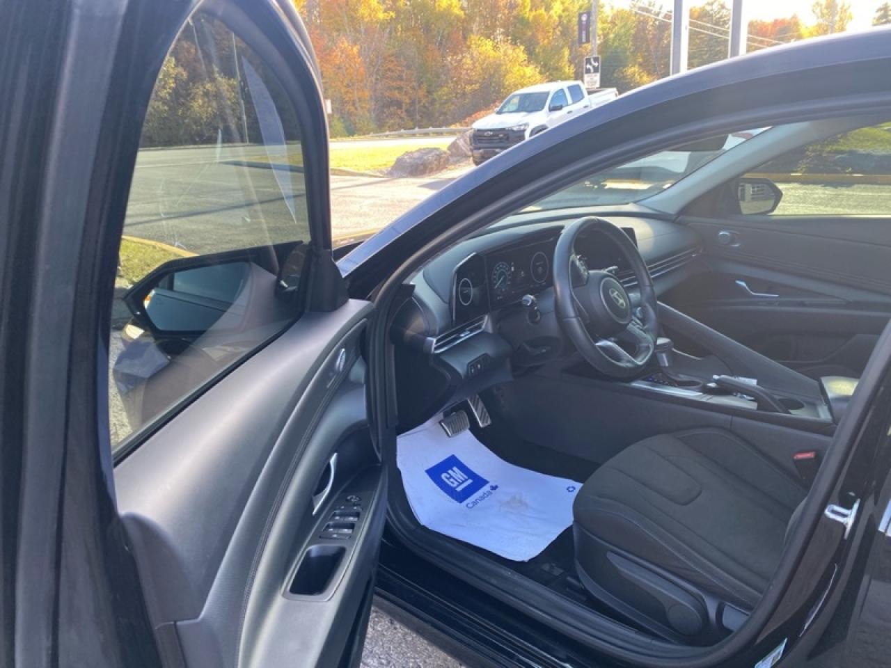 2024 Hyundai Elantra Preferred IVT  -  Heated Seats Photo