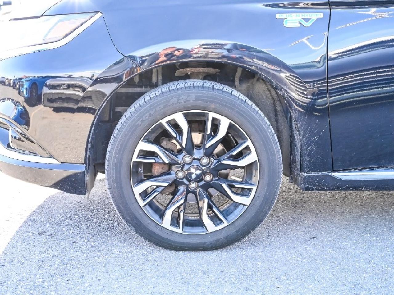 2018 Mitsubishi Outlander Phev GT Photo