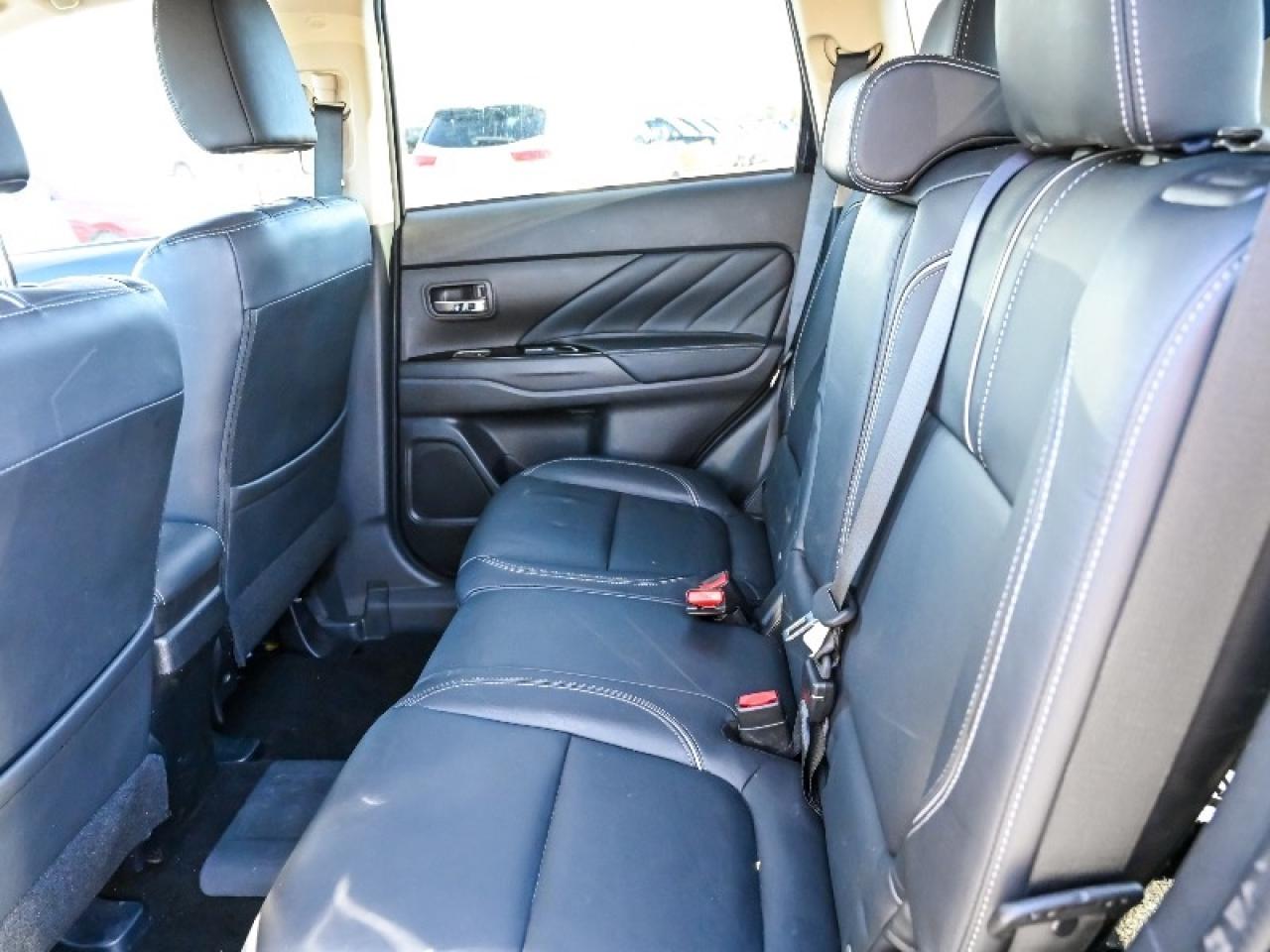 2018 Mitsubishi Outlander Phev GT Photo