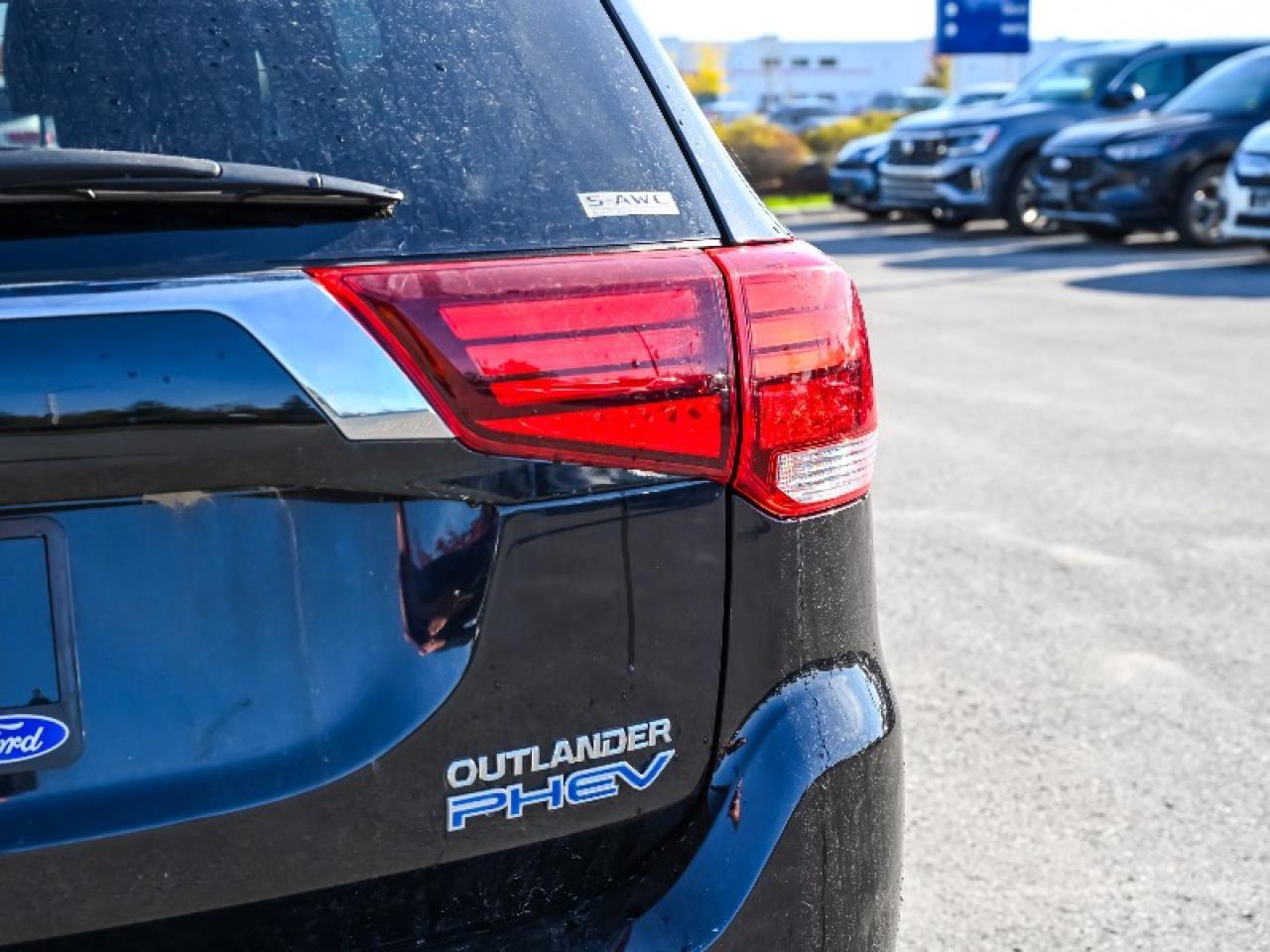 2018 Mitsubishi Outlander Phev GT Photo