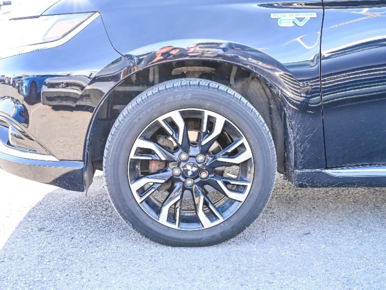 2018 Mitsubishi Outlander Phev GT Photo