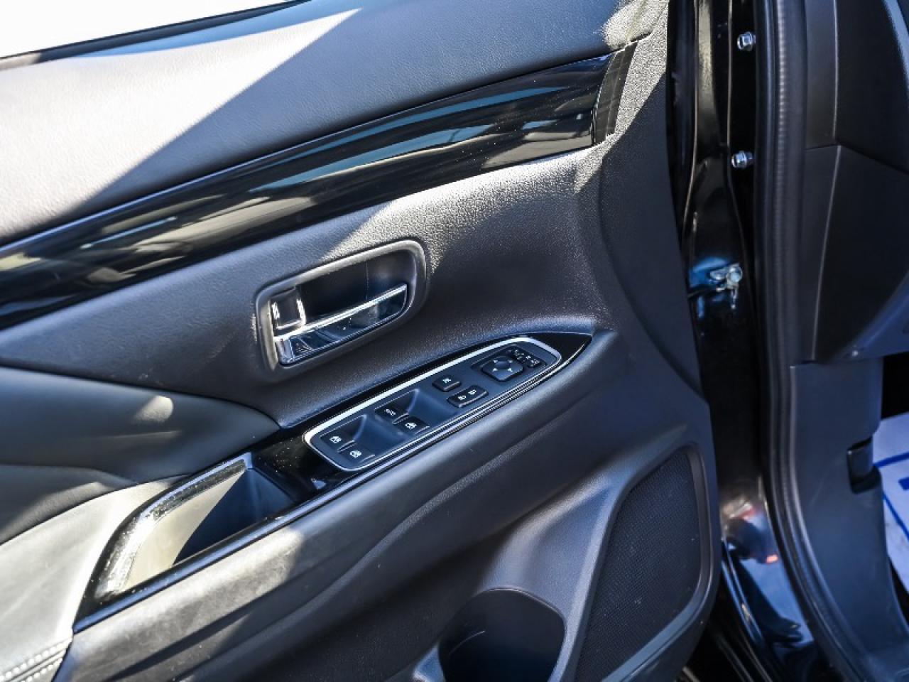 2018 Mitsubishi Outlander Phev GT Photo