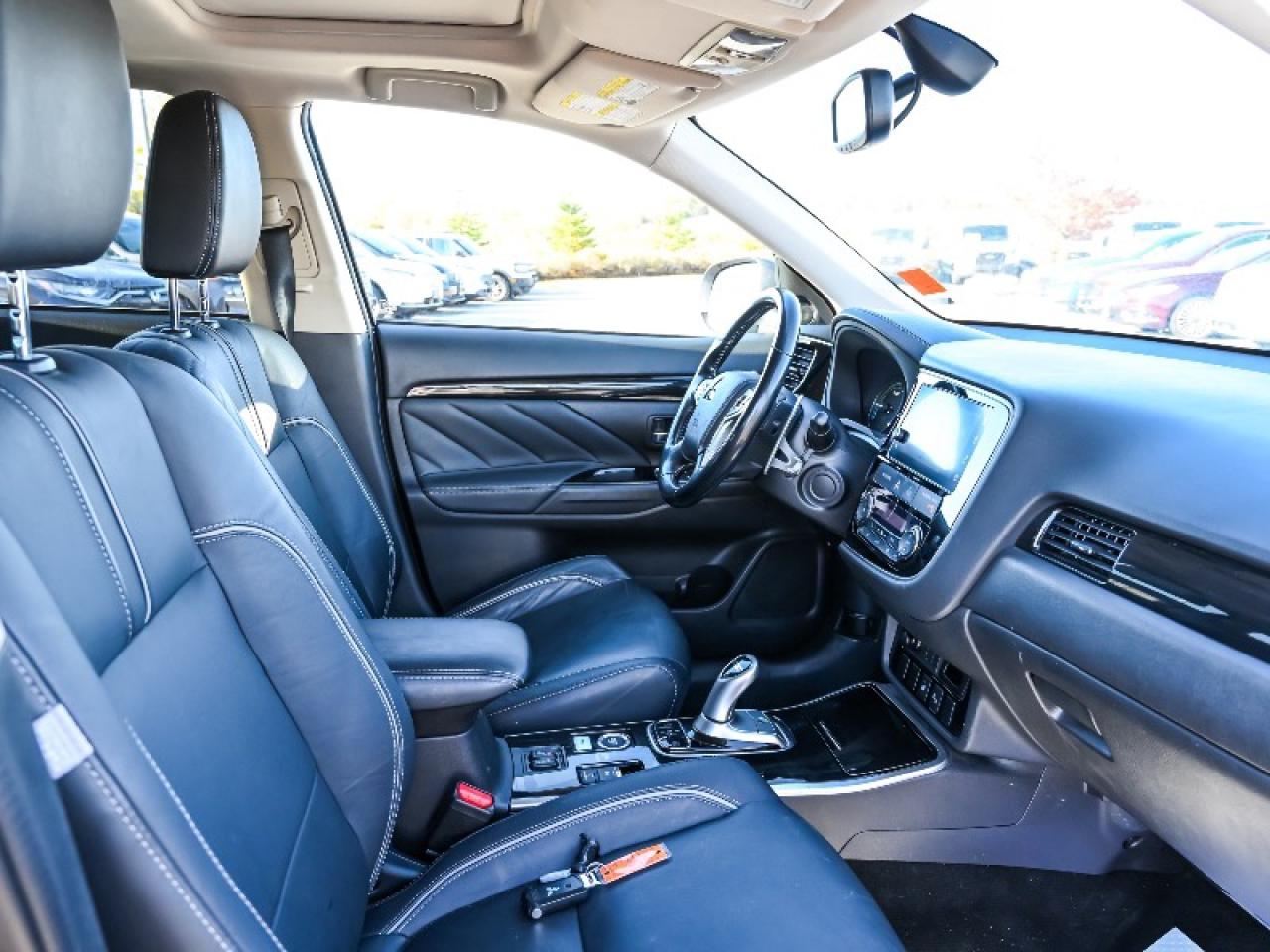 2018 Mitsubishi Outlander Phev GT Photo