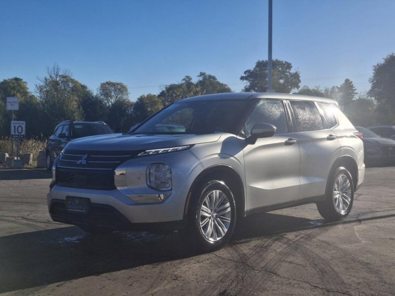 Used 2024 Mitsubishi Outlander ES-AWC | 3rd Row Seating | Heated Seats | BSW | CarPlay + Android | Rear Camera | and More ! for sale in Guelph, ON
