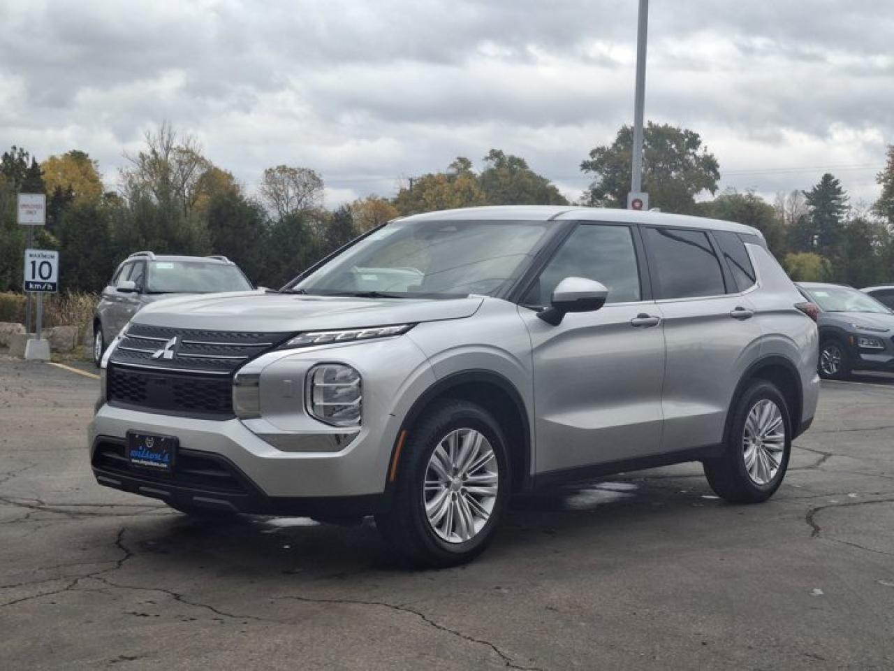 Used 2024 Mitsubishi Outlander ES-AWC | 3rd Row Seating | Heated Seats | BSW | CarPlay + Android | Rear Camera | and More ! for sale in Guelph, ON