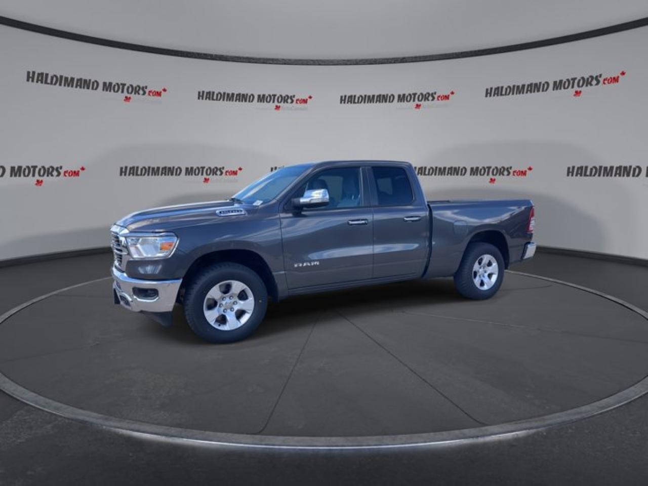 2019 RAM 1500 BIG HORN 4X4 Photo3