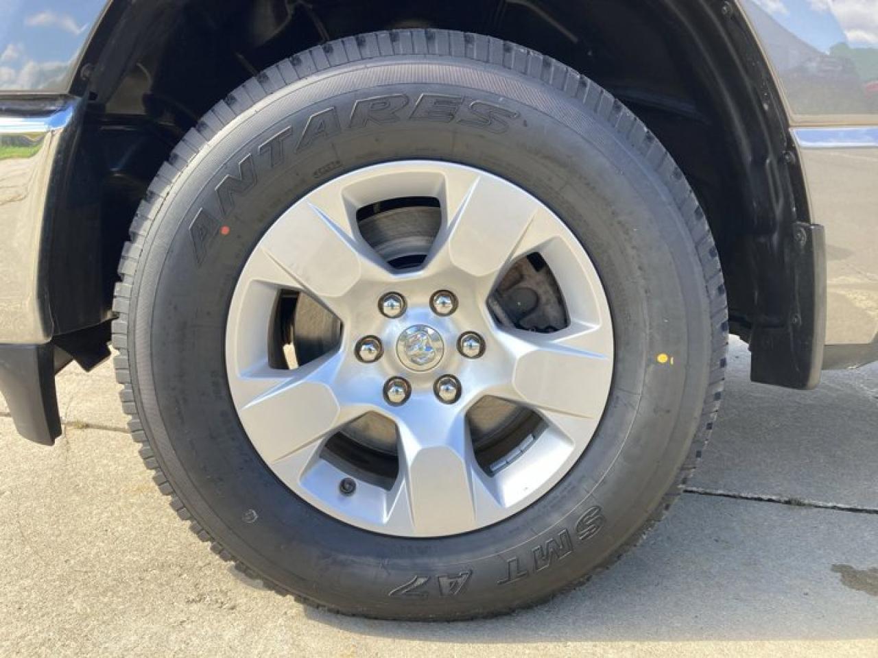 2019 RAM 1500 BIG HORN 4X4 Photo