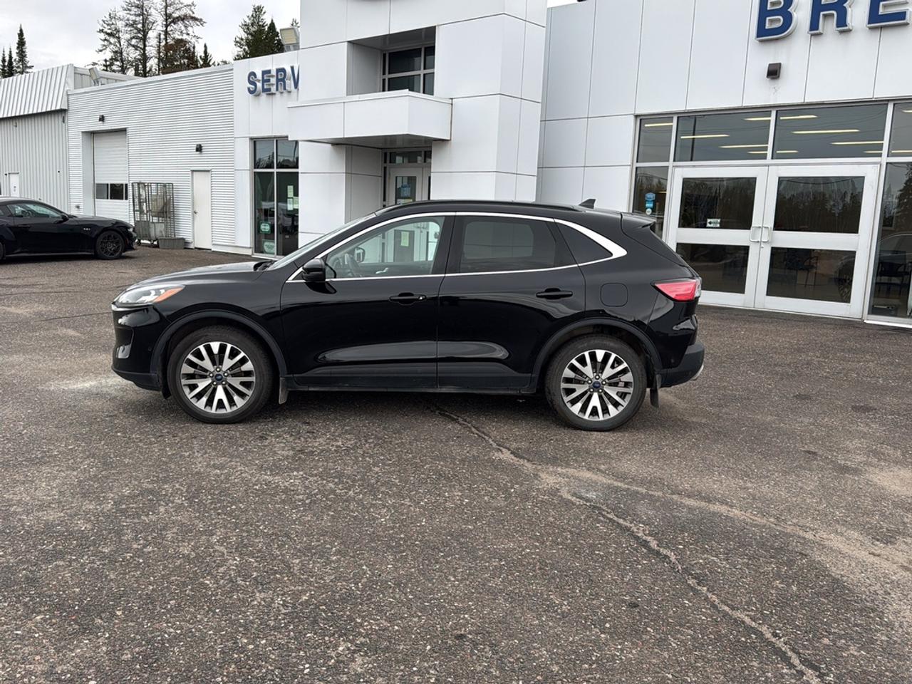 2020 Ford Escape Titanium Photo