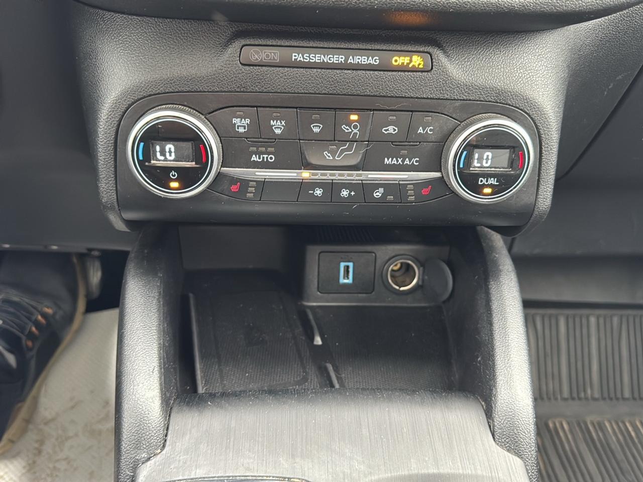 2020 Ford Escape Titanium Photo