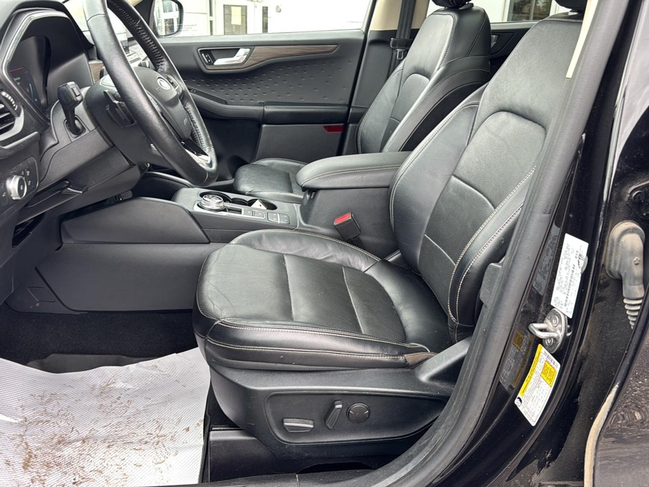 2020 Ford Escape Titanium Photo