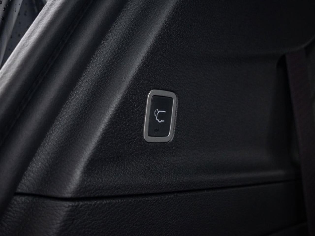 2026 Chrysler Pacifica Select Photo