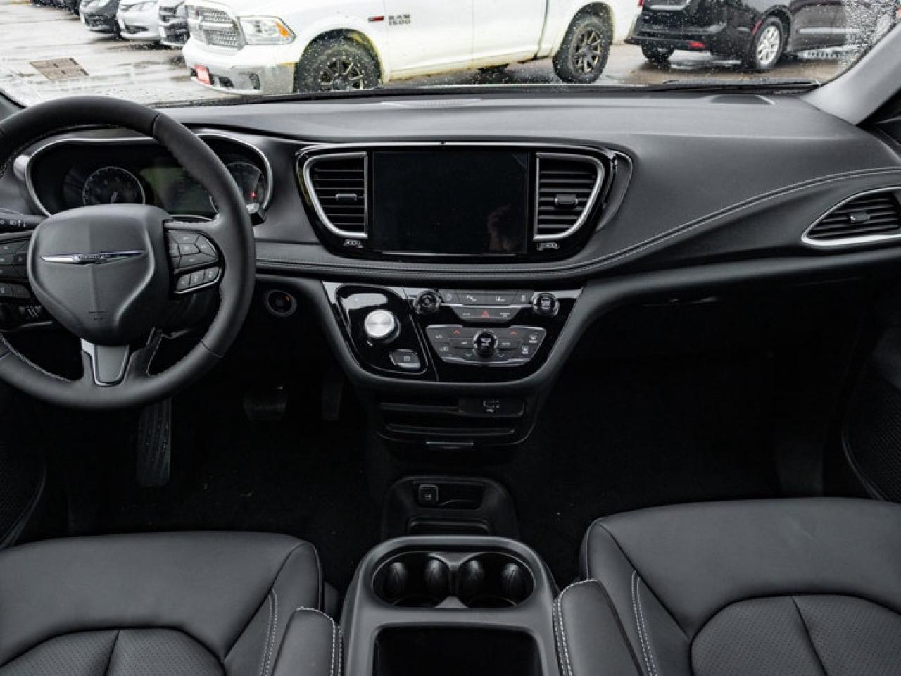 2026 Chrysler Pacifica Select Photo