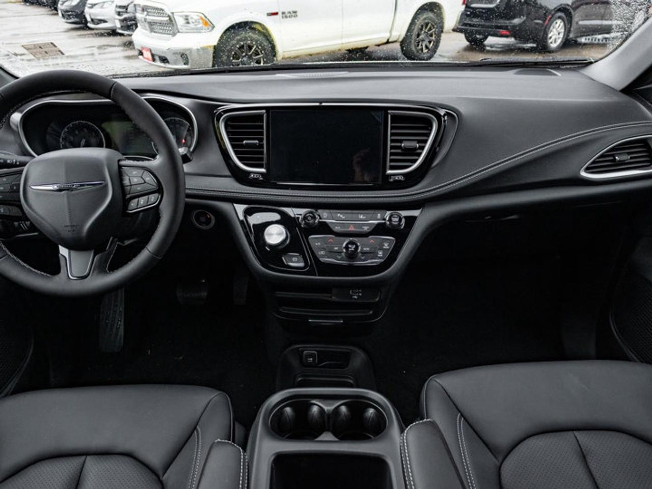 2026 Chrysler Pacifica Select Photo
