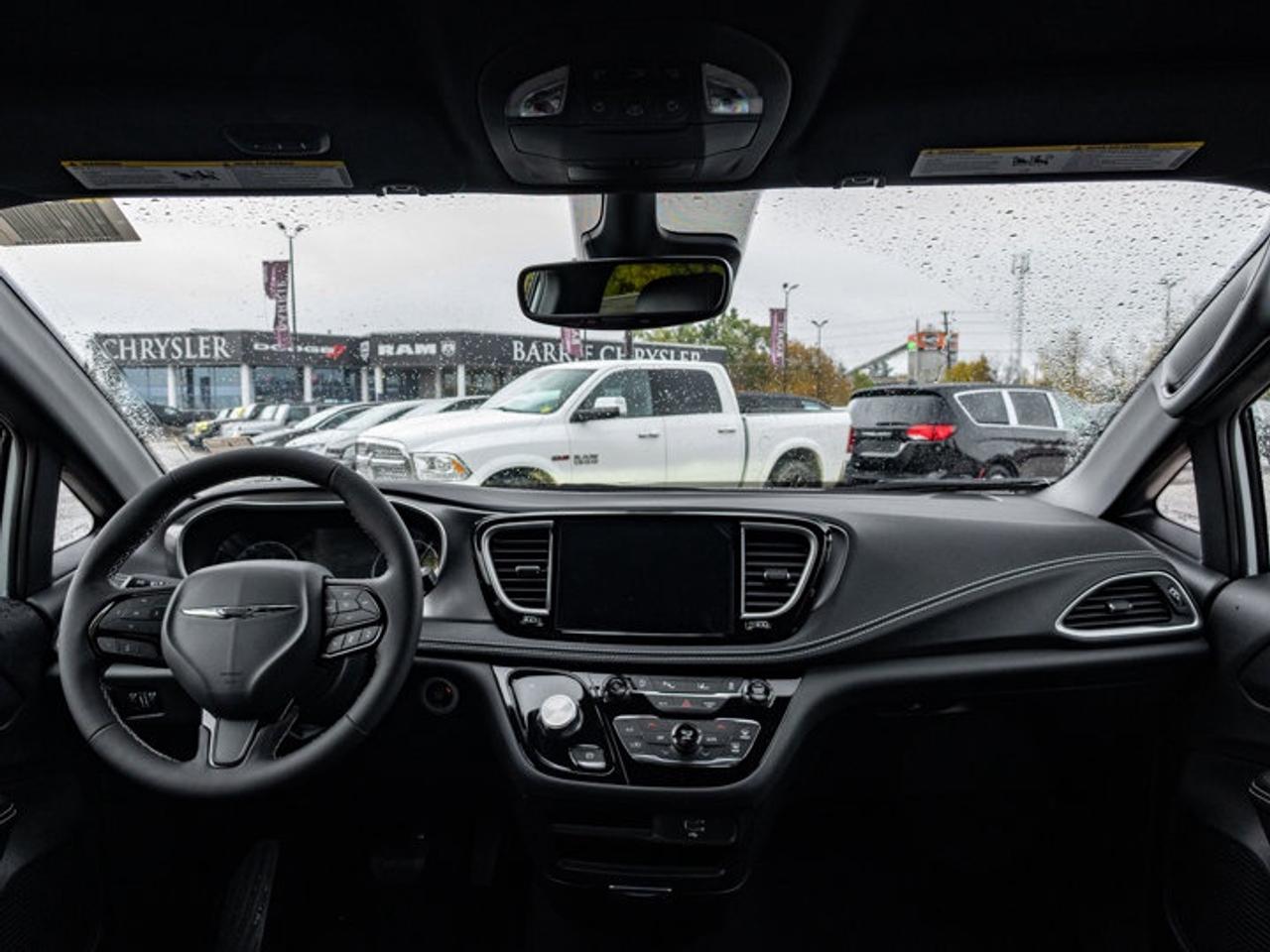 2026 Chrysler Pacifica Select Photo