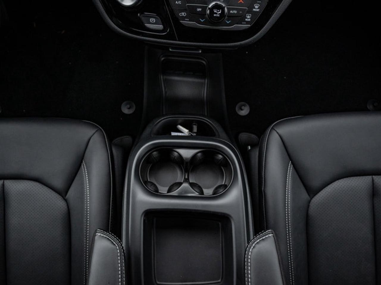 2026 Chrysler Pacifica Select Photo