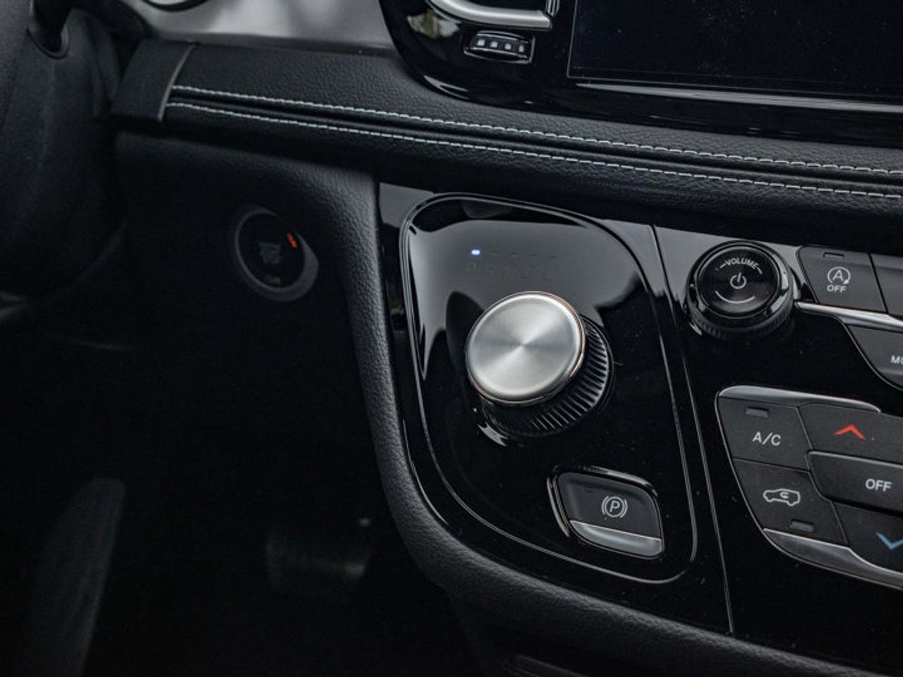 2026 Chrysler Pacifica Select Photo