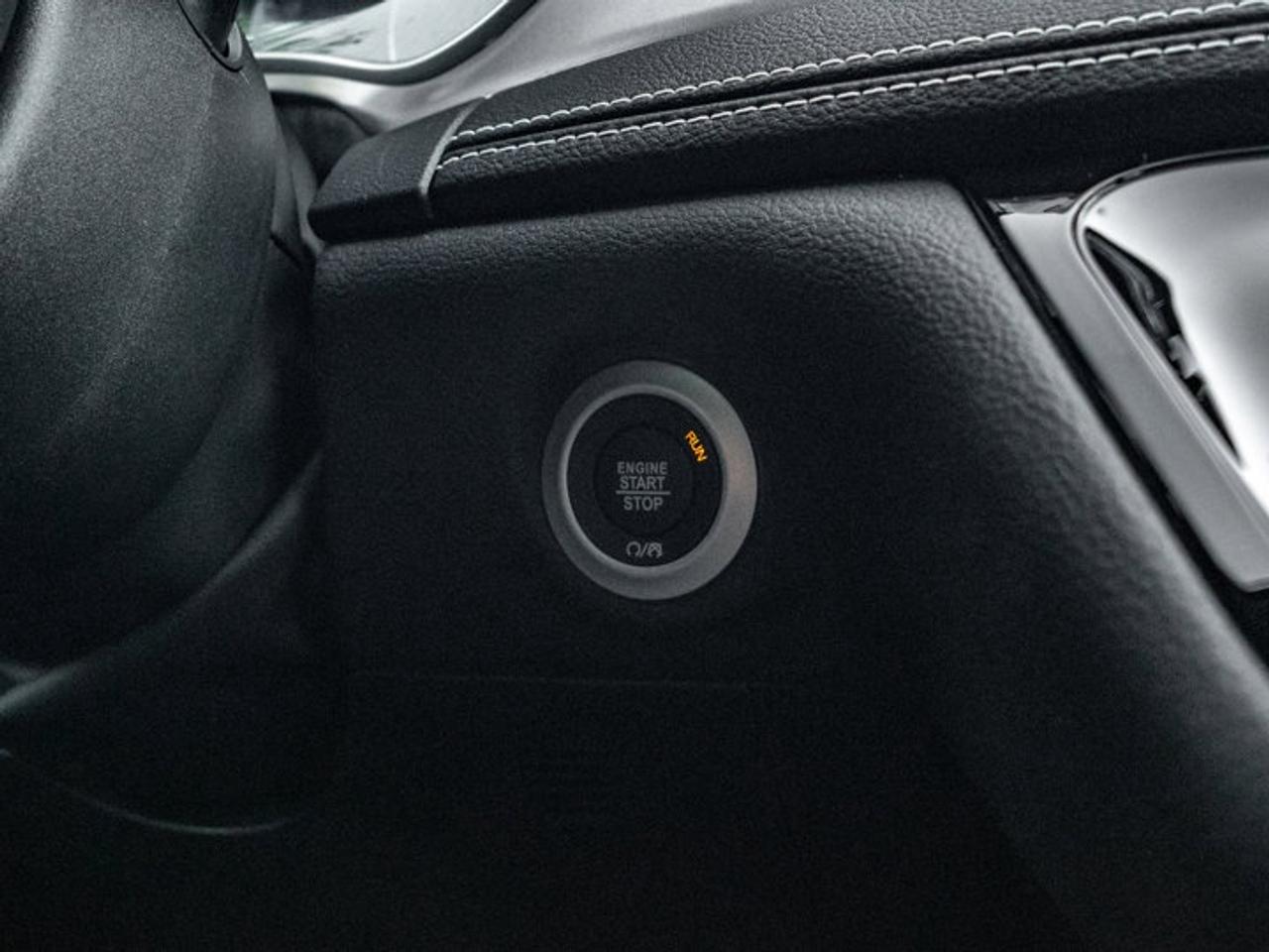 2026 Chrysler Pacifica Select Photo