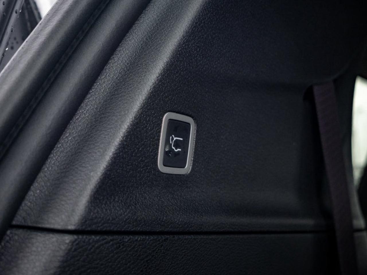 2026 Chrysler Pacifica Select Photo