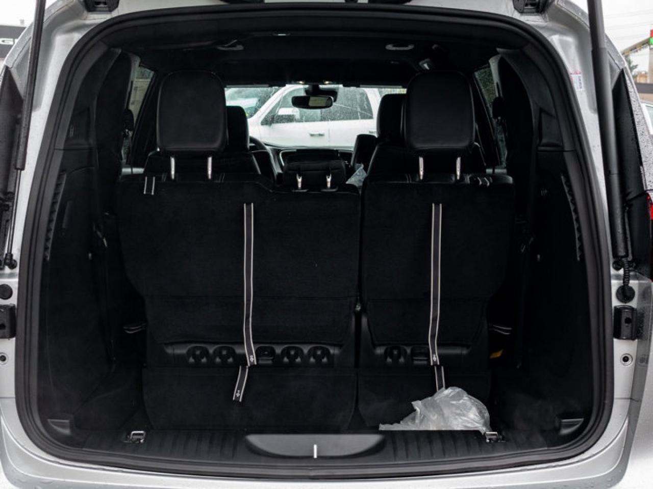 2026 Chrysler Pacifica Select Photo