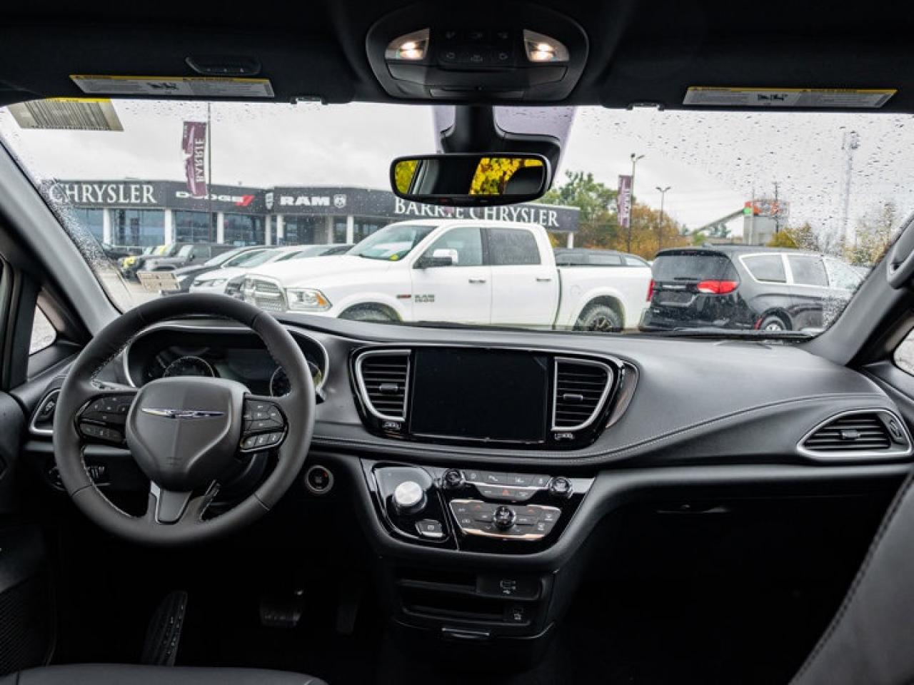 2026 Chrysler Pacifica Select Photo