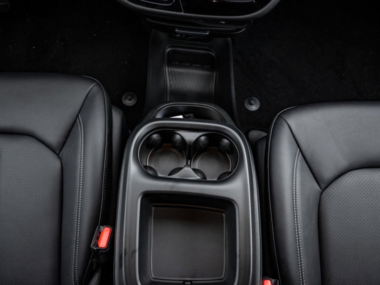 2026 Chrysler Pacifica Select Photo