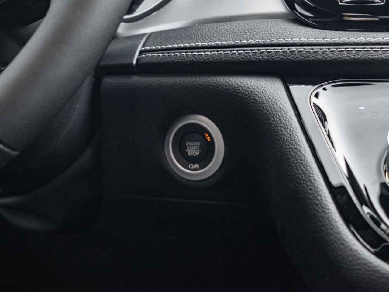 2026 Chrysler Pacifica Select Photo