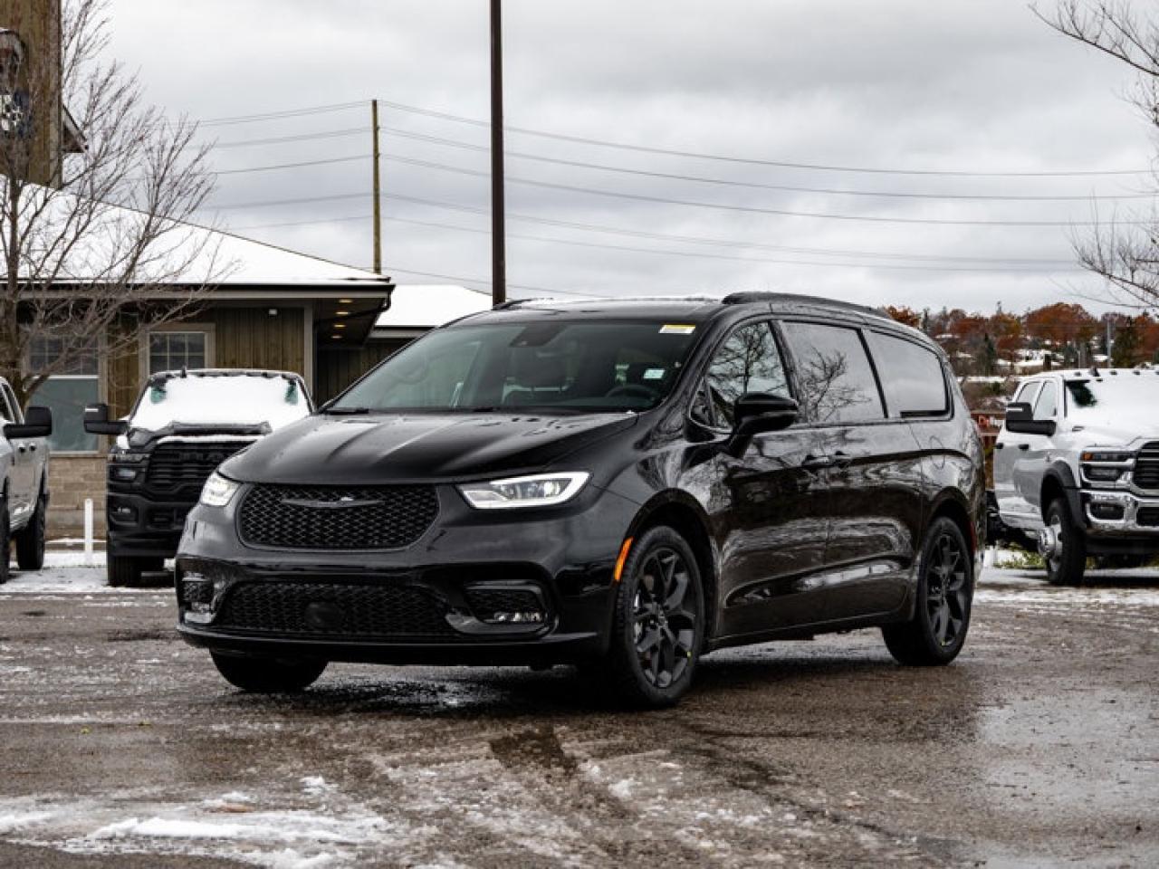 2026 Chrysler Pacifica Select Photo