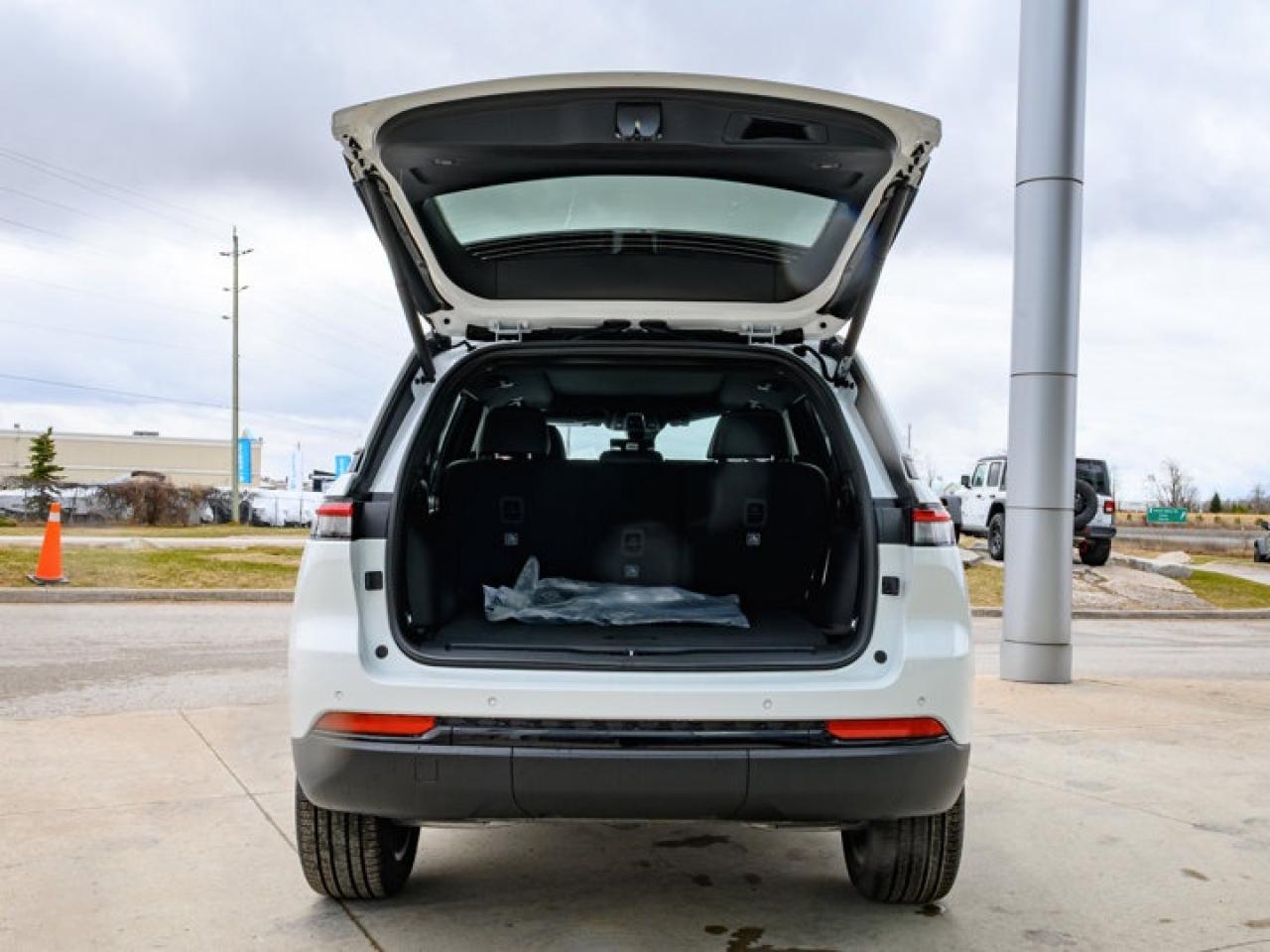 2025 Jeep Grand Cherokee Limited Photo