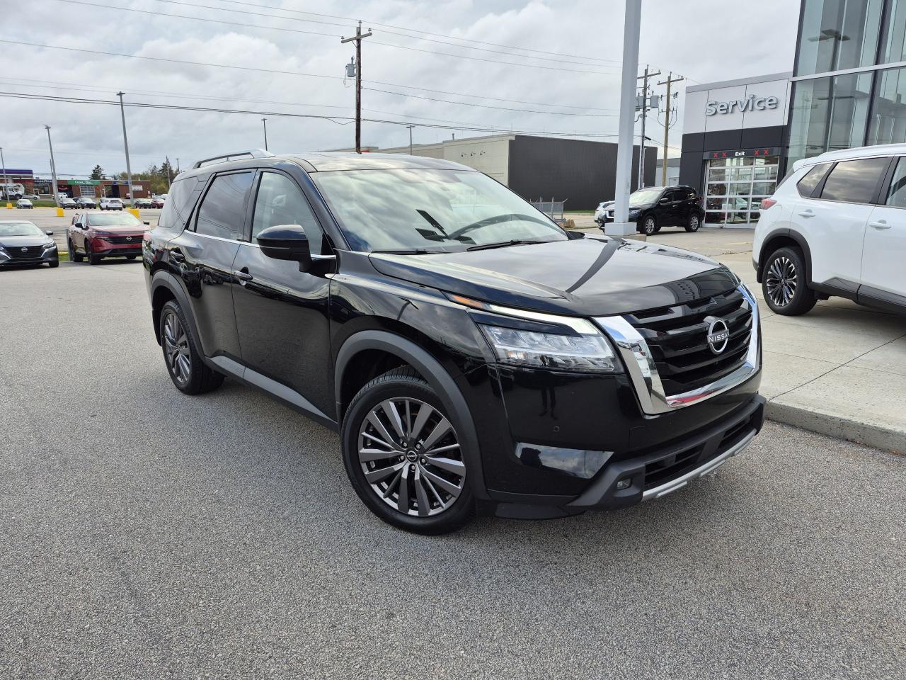 2023 Nissan Pathfinder SL PREMIUM PREMIUM PACKAGE