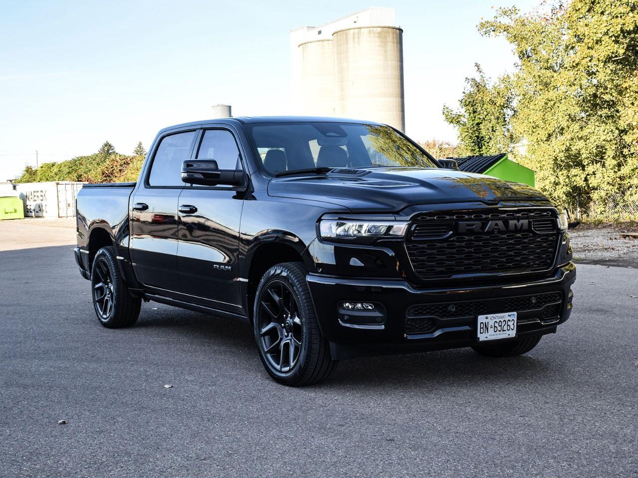 2026 RAM 1500 SPORT 4X4 CREW CAB 5'7" BOX Photo4