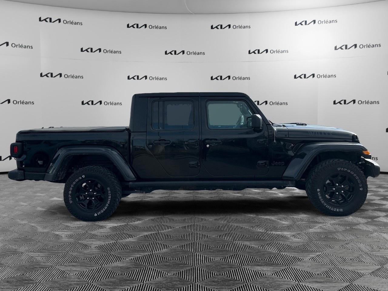 2022 Jeep Gladiator Willys 4x4 Photo3
