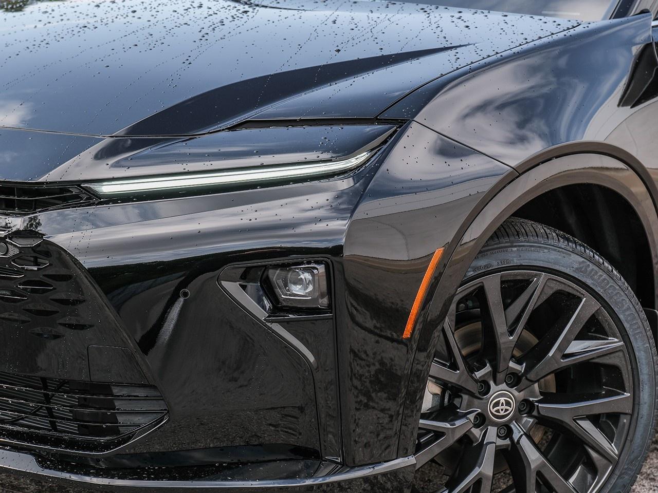 2025 Toyota Crown Signia Limited Photo