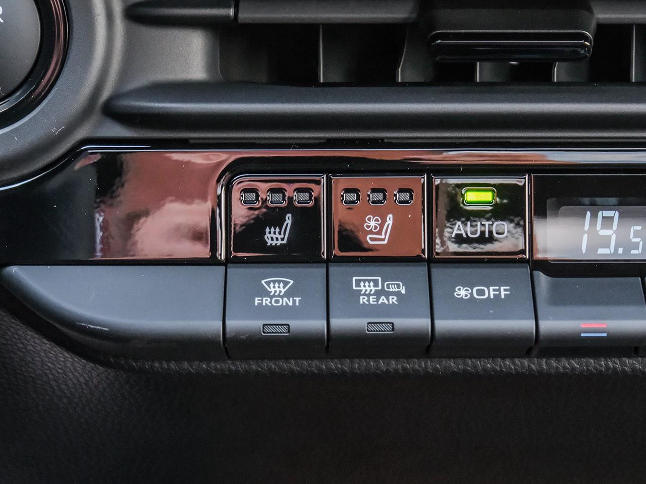 2025 Toyota Crown Signia Limited Photo