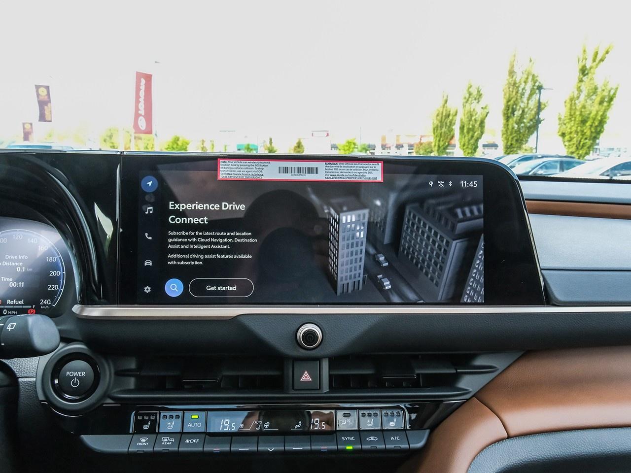 2025 Toyota Crown Signia Limited Photo