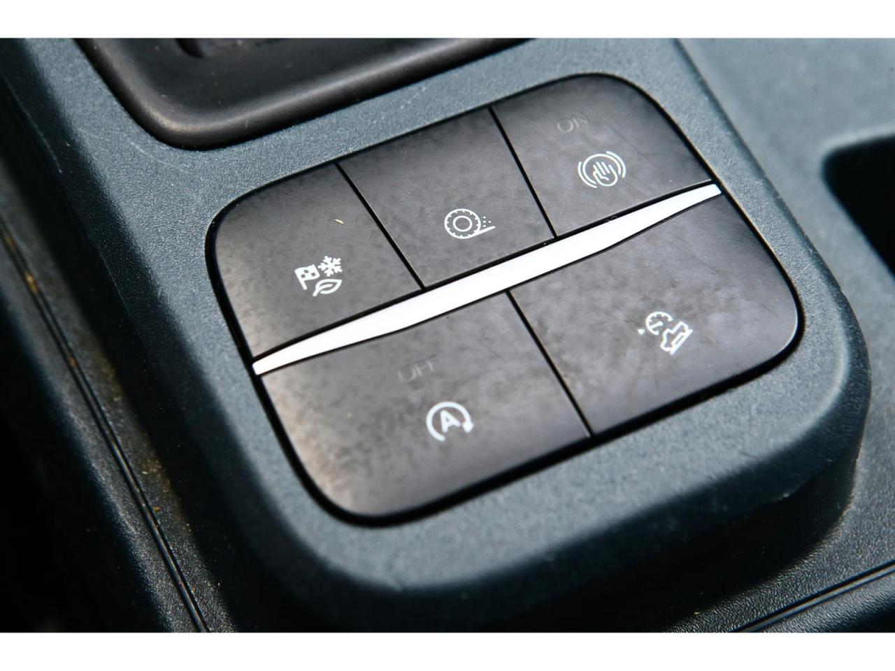 2022 Ford Maverick Lariat AWD | FX4 | Power Moon Roof | Lariat Luxury Pkg Photo