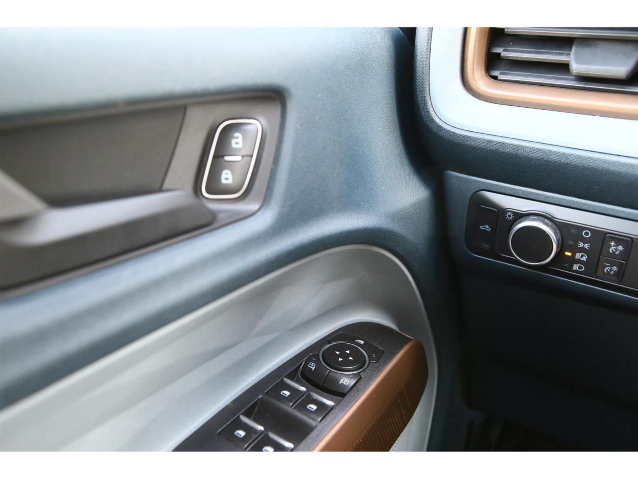 2022 Ford Maverick Lariat AWD | FX4 | Power Moon Roof | Lariat Luxury Pkg Photo