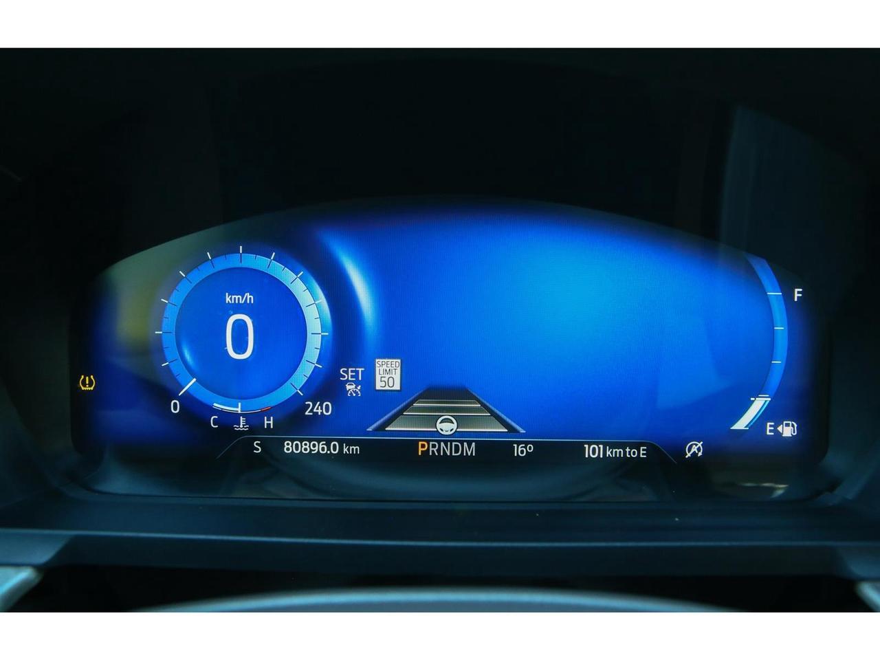 2020 Ford Explorer Platinum AWD | Panoramic Roof | Navigation | 6 Passenger Photo