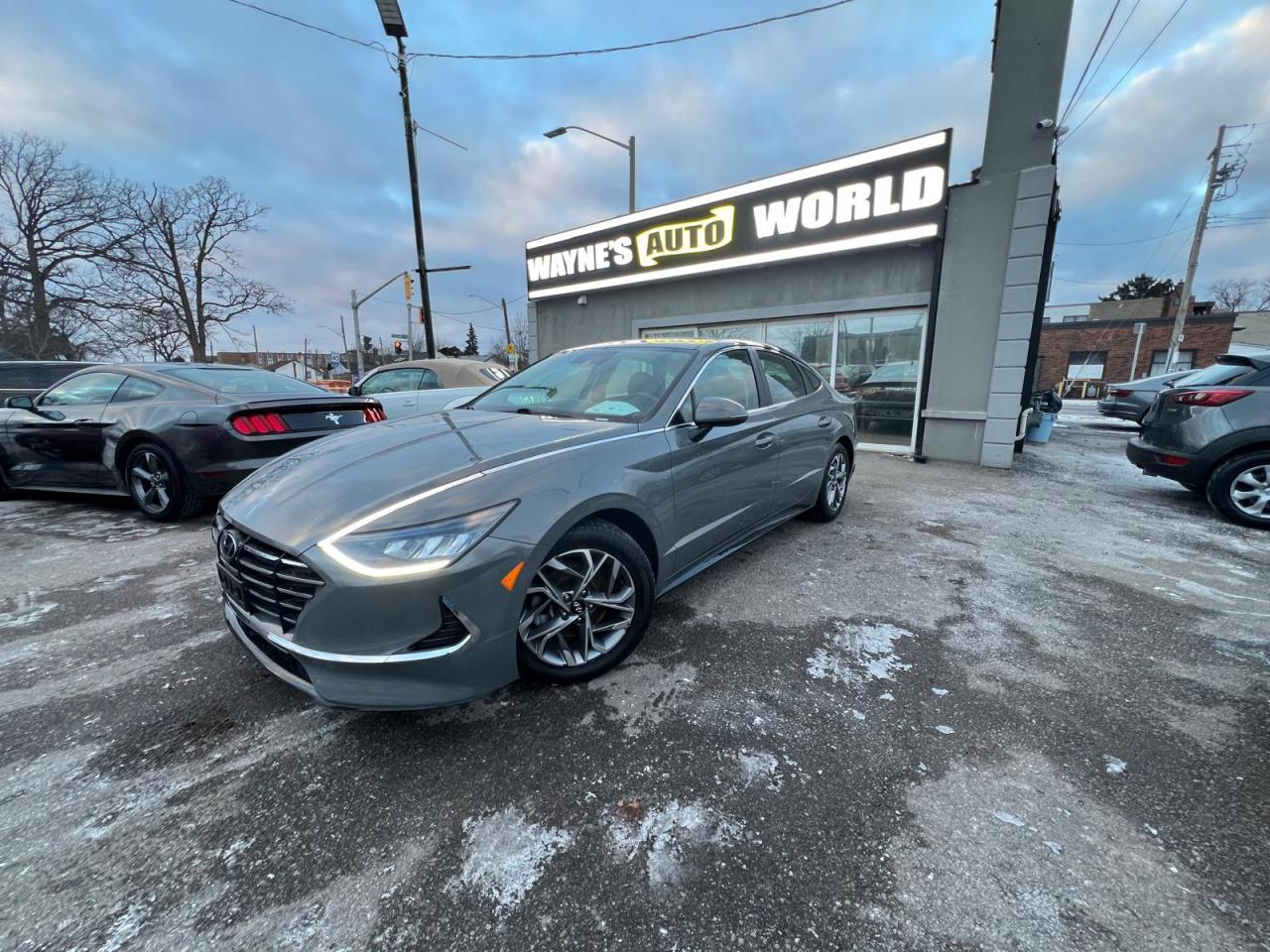 OUR VEHICLES COME FULLY CERTIFIED AT NO EXTRA COST,FINANCING AVAILABLE AS LOW AS 7.20% ON APPROVED CREDIT ON MOST VEHICLES, COME BY IN PERSON OR BY TRUSTED AND EASY ONLINE APPLICATION. **WE ARE A PROUD MEMEBER OF UCDA ** ONLINE CREDIT APPLICATION https://creditonline.dealertrack.ca/Web/Default.aspx?Token=e7618860-8f22-4e62-b461-0747bd7df710&Lang=en ***7 MONTH/11000 km POWERTRAIN WARRANTY WITH A $1000. PER CLAIM LIMIT INCLUDED IN THE ADVERTISED PRICE.*** Previous Daily Rental *** <br/>