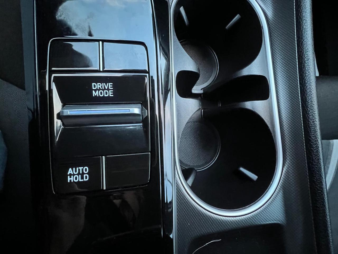 2022 Hyundai Sonata PREFERRED Photo