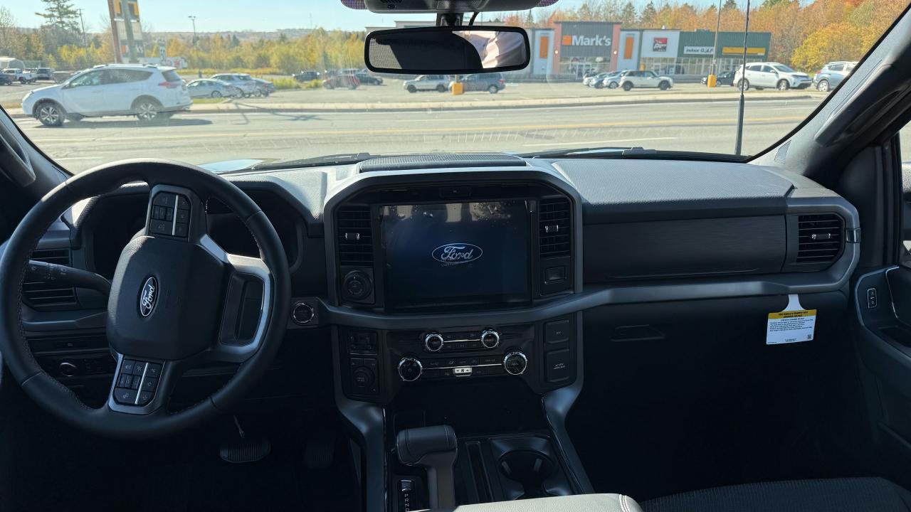 2025 Ford F-150 XLT Photo5