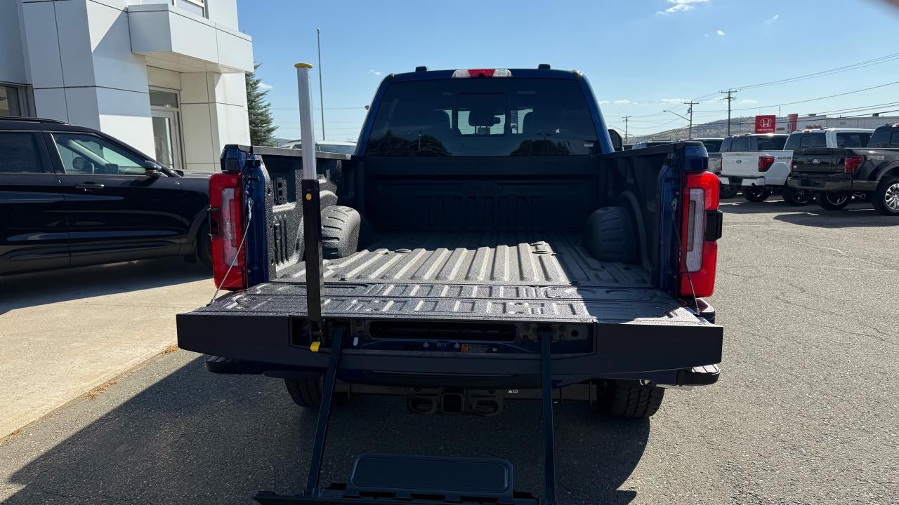 2026 Ford SUPERDUTY F-250® Platinum® Photo5
