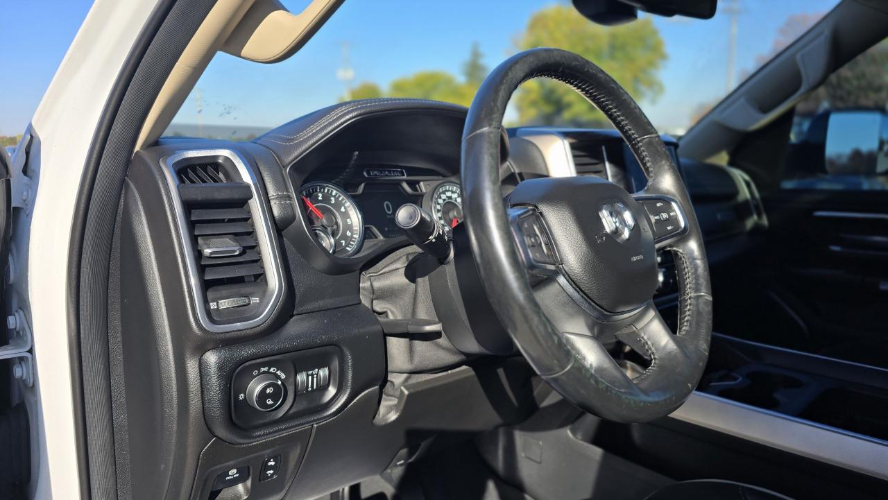 2019 RAM 1500 Laramie**6 in lift* 37s on 22s ** custom exhaust - Photo #9